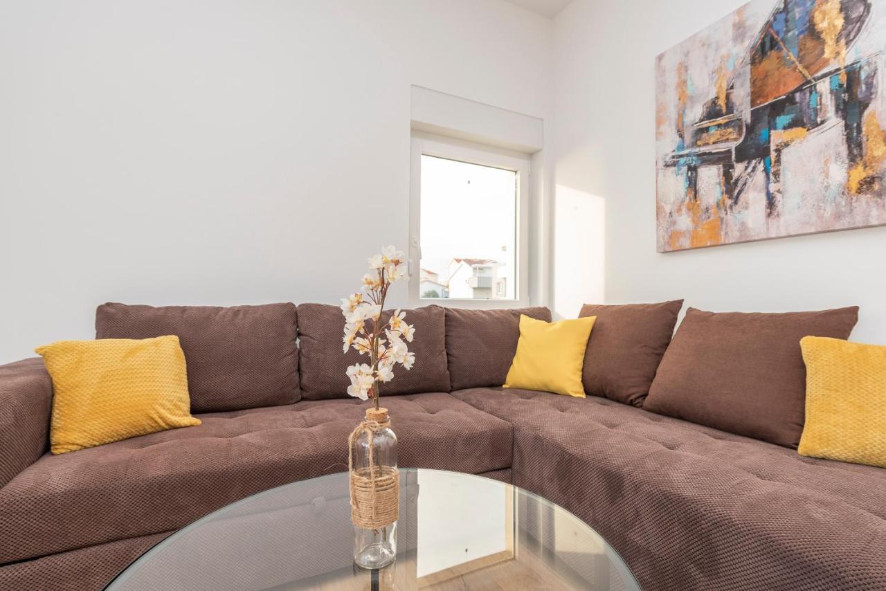 Villa Eni Apartments 1 Mandre Ngoại thất bức ảnh