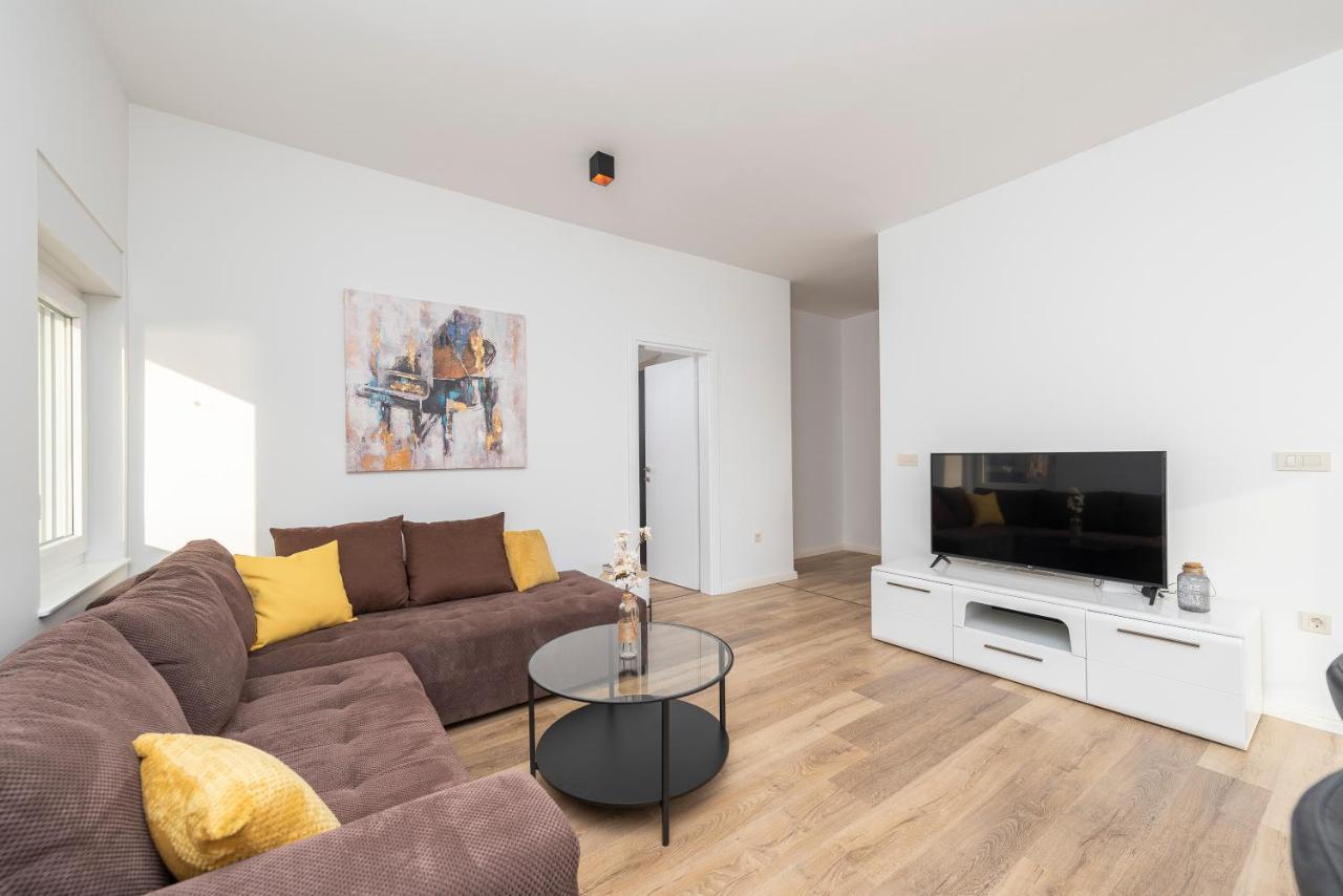 Villa Eni Apartments 1 Mandre Ngoại thất bức ảnh