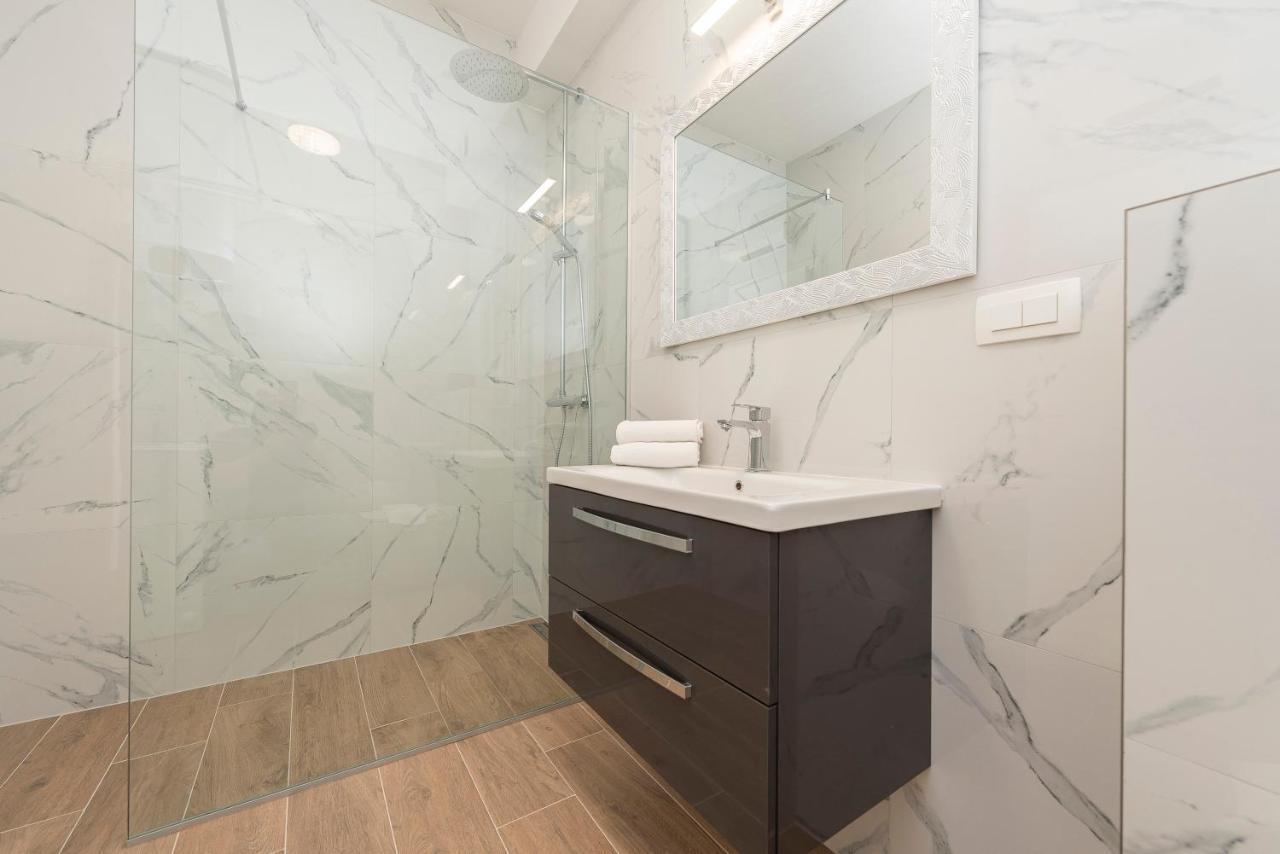 Villa Eni Apartments 1 Mandre Ngoại thất bức ảnh