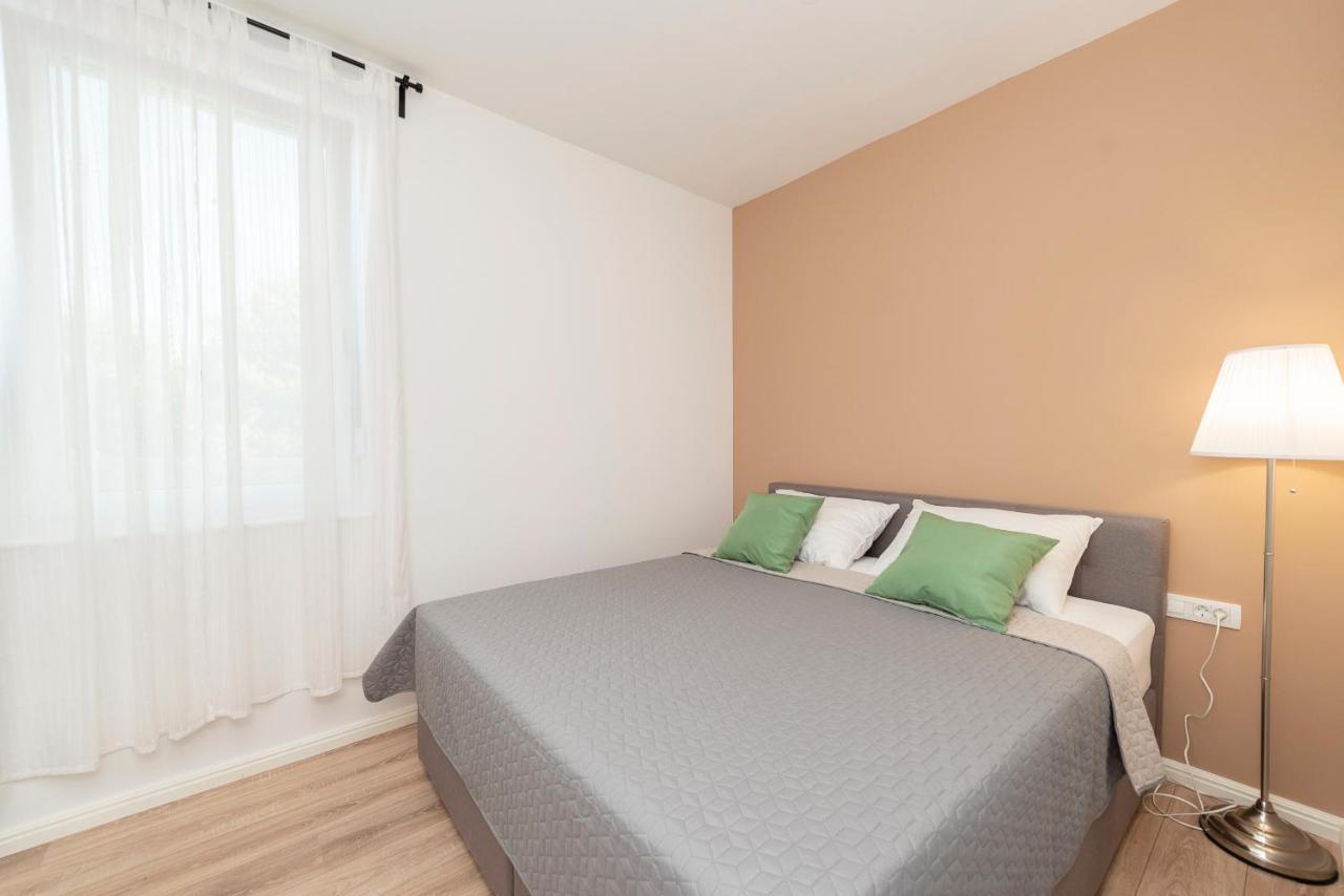 Villa Eni Apartments 1 Mandre Ngoại thất bức ảnh
