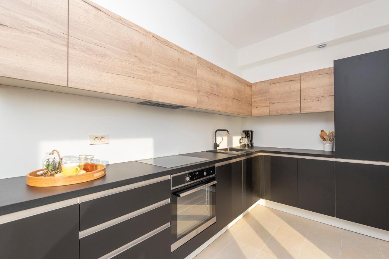 Villa Eni Apartments 1 Mandre Ngoại thất bức ảnh