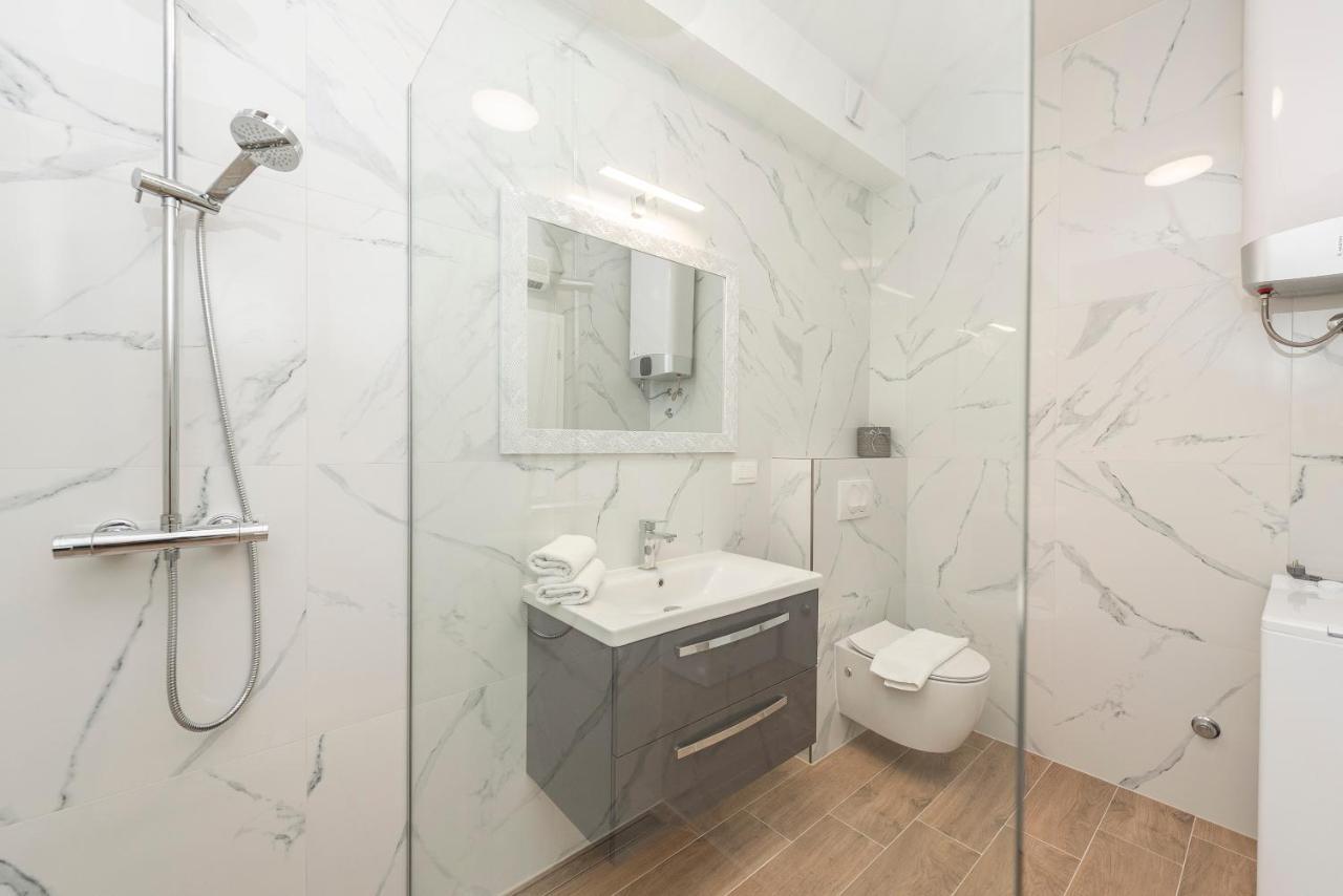 Villa Eni Apartments 1 Mandre Ngoại thất bức ảnh